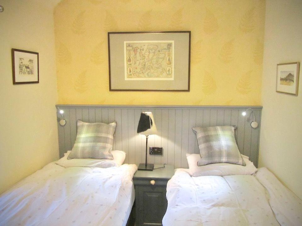 Caman House Apt 2 - By Where Stags Roar นิวตันมอร์ ภายนอก รูปภาพ